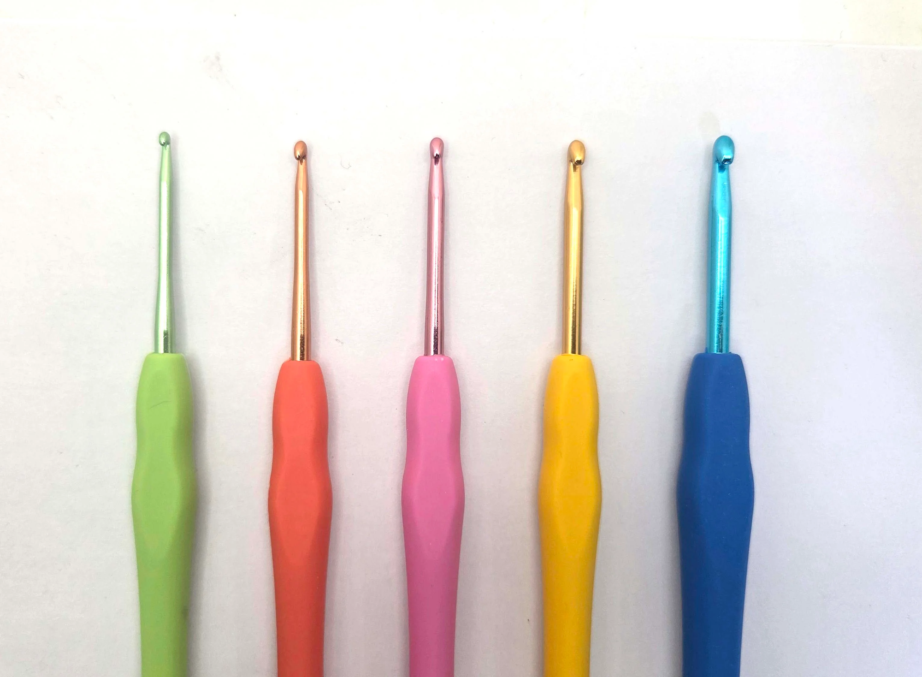 1pc or set of Aluminum Crochet Hook With Colored Soft Handles photo 3